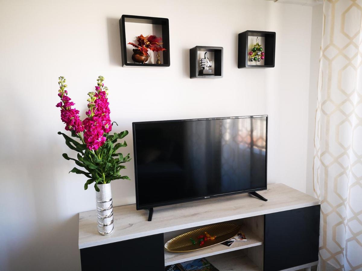 Beachfront Modern And Spacious Apartment Torrevieja Bagian luar foto