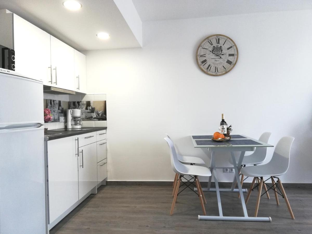 Beachfront Modern And Spacious Apartment Torrevieja Bagian luar foto